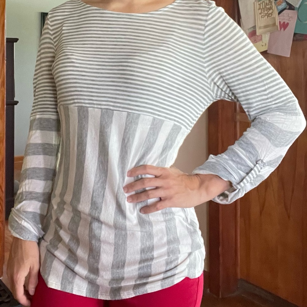 CUTE boutique top - versatile - size small.